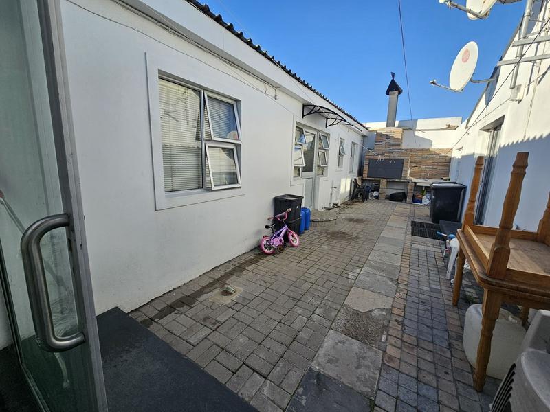 3 Bedroom Property for Sale in Newfields Western Cape